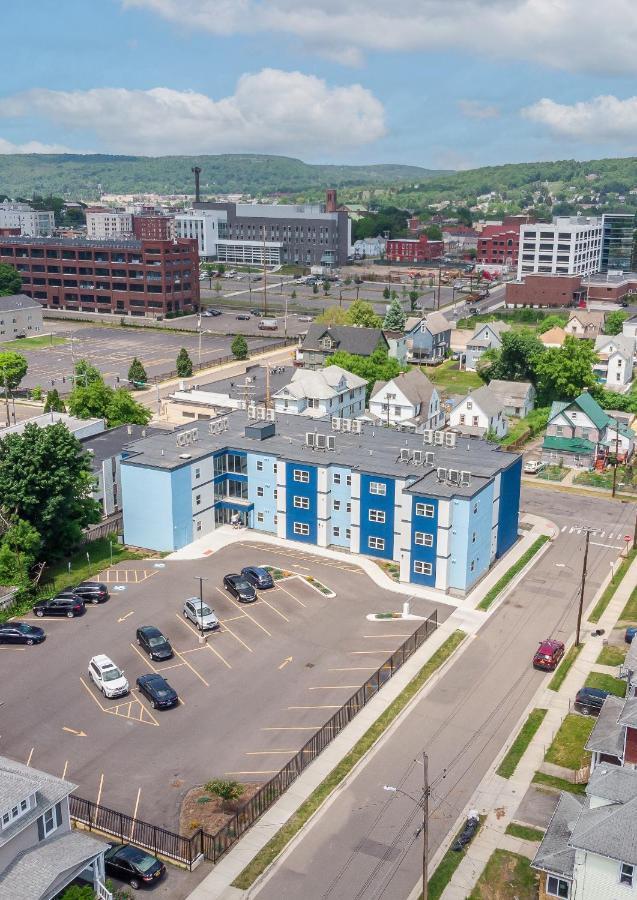 Grand Monarch! Best For Extended Stays! Johnson City Екстериор снимка